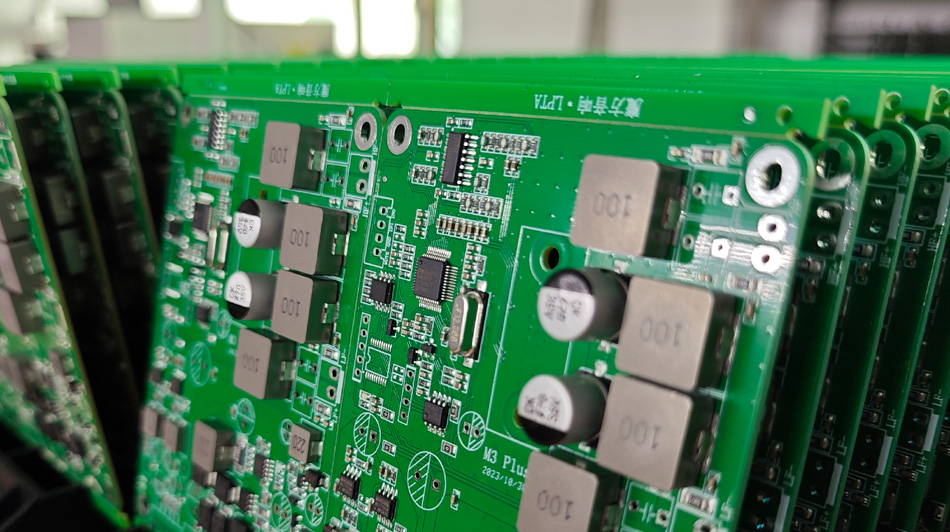 Szybka reakcja: W jaki sposób obsługa posprzedażna fabryk PCBA może zapewnić satysfakcję klienta?