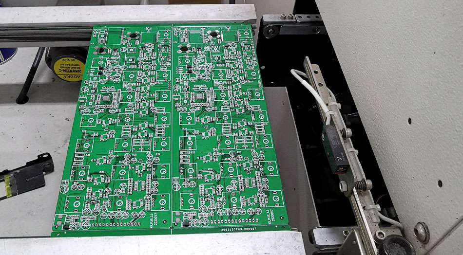 Jakie są podstawowe elementy zapewniające terminową dostawę fabryk PCBA?