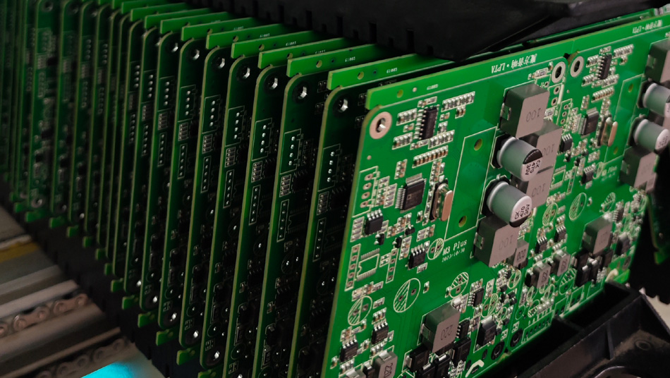 Rozszyfrowanie kompleksowego systemu monitorowania jakości fabryk PCBA