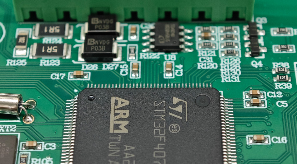 Precyzyjne przetwarzanie PCBA RCU: jakie innowacje technologiczne zmieniły standardy branżowe?